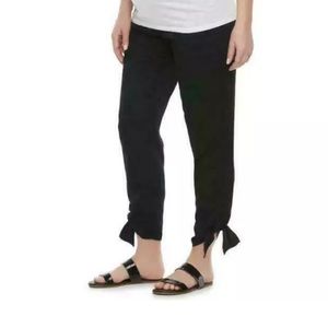 Women’s black maternity rayon crop pants. Size m